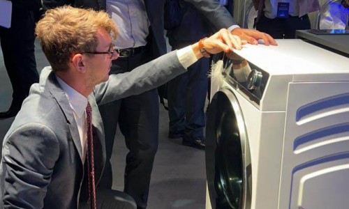 全球首创!能“换新风”的海尔洗衣机亮相IFA